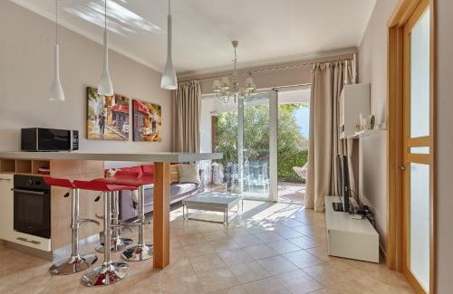 Orahovac Apartamento | Cozy Apartment with Garden