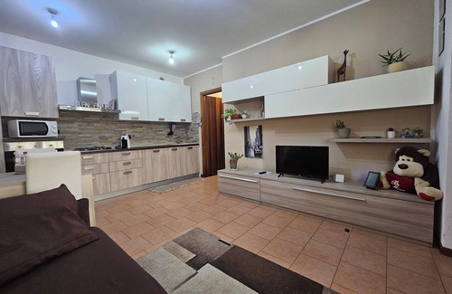 Bussolengo Apartamento | Cozy apartment with garden, pet friendly.