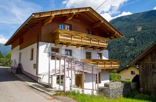 Rangersdorf Apartamento | Acogedor apartamento con vistas a la montaña en una zona tranquila, ideal para familias.