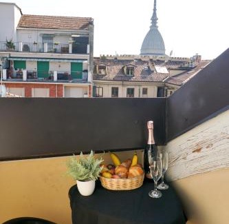 Vanchiglia Apartamento | cozy apartment with Mole & hill view