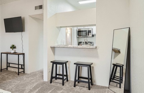 Tucson Apartamento | Cozy Apartment with Stunning Amenities. Amazing LOCATION