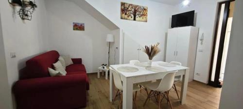Lascari Apartamento | Cozy Apartment with Stunning Mountain Views