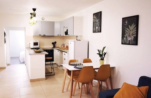 Champrosay Apartamento | Cozy apartment with terrace and garden in a residential area