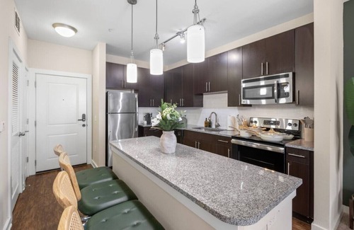 Courier City - Oscawana Apartamento | Cozy Apt Downtown | Pool/Gym/Free Parking-F