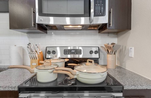 Courier City - Oscawana Apartamento | Cozy Apt Downtown | Pool/Gym/Free Parking-F