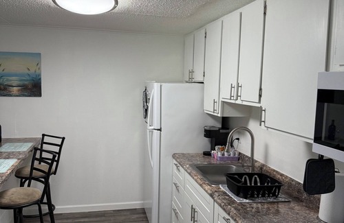 Golden Glades - The Woods Apartamento | Cozy Apt min to Mayo*Beaches*Free Wi-Fi*Coffee*Tea