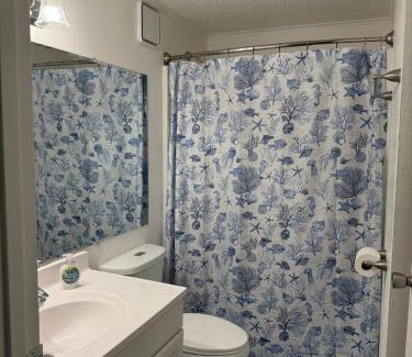 Golden Glades - The Woods Apartamento | Cozy Apt min to Mayo Beaches Free Wi-Fi Coffee Tea
