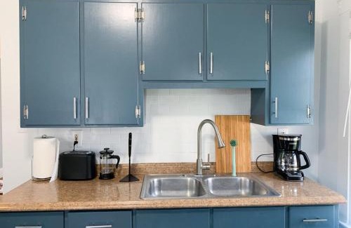Kamm's Corners Apartamento | Cozy Apt Near Airport & Parking