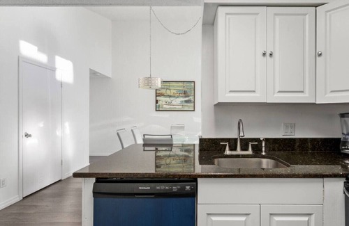 Ventura Apartamento | Cozy Apt w/ Pool, Hot Tub, Golf, Near Downtown!