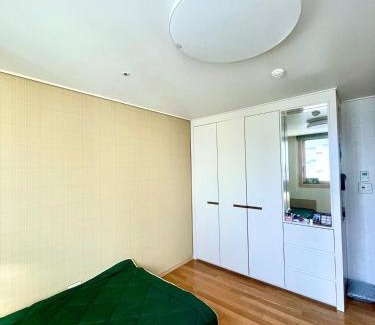 Oncheonjang Casa | Cozy APT with Home-Cooked Korean Meals