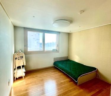 Oncheonjang Casa | Cozy APT with Home-Cooked Korean Meals