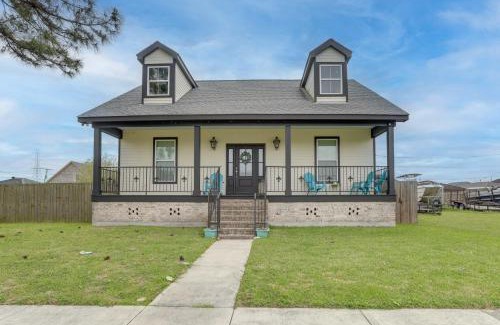 Arabi Casa | Cozy Arabi Home with Yard about 6 Mi to French Quarter!