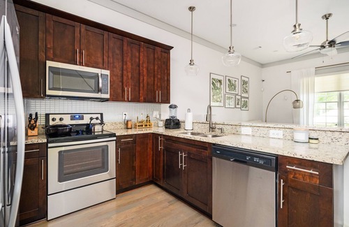 Hapeville Casa | Cozy Atlanta Airport Townhome with EV Charger!