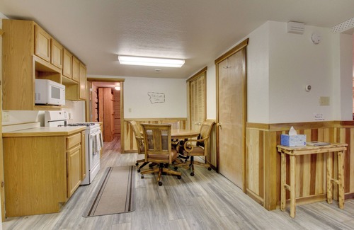 Augusta Cabina | Cozy Augusta Cabin w/ Furnished Deck & Grill!