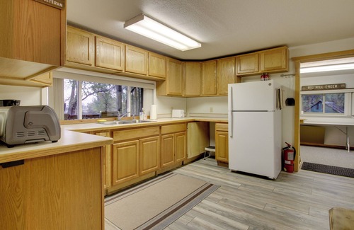 Augusta Cabina | Cozy Augusta Cabin w/ Furnished Deck & Grill!