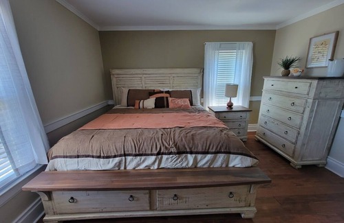 South Kortright Cama Y Desayuno | Cozy B&B with WiFi and AC in peaceful South Kortright