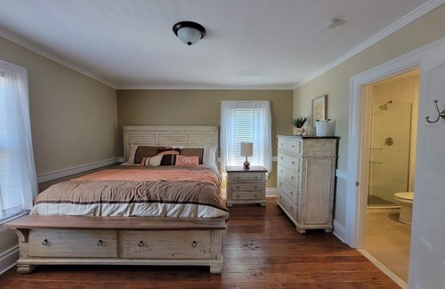 South Kortright Cama Y Desayuno | Cozy B&B with WiFi and AC in peaceful South Kortright