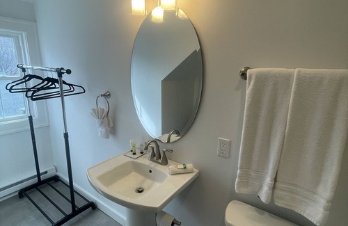 South Kortright Cama Y Desayuno | Cozy B&B with WiFi and AC in Terrific South Kortright