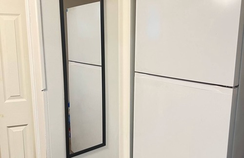 Rexdale Apartamento | Cozy Bachelor apartment| 2mins to major retail store