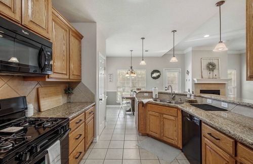 Wellborn Casa | Cozy Back Porch & 🔥Fire Pit, Full Kitchen, Near A&M❤️