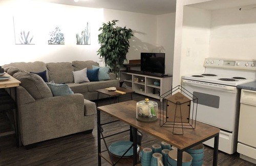 Baldwin City Apartamento | Cozy Baldwin City apartment. Private entrance, amenities provided, pet friendly!