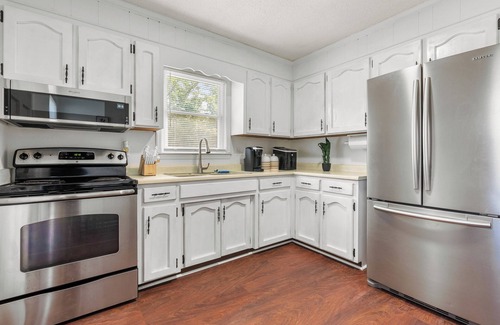 Wellford Casa | Cozy Bamboo Retreat, Modern Comforts Duplex