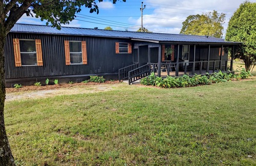 Sequatchie Casa | Cozy basecamp minutes from waterfalls, hiking and climbing