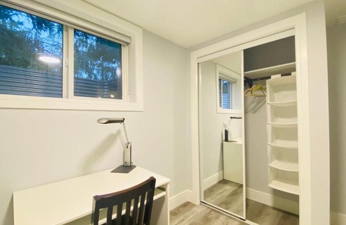 Canyon Meadows Apartamento | Cozy basement 2br w/kitchen溫馨豪房+廚房