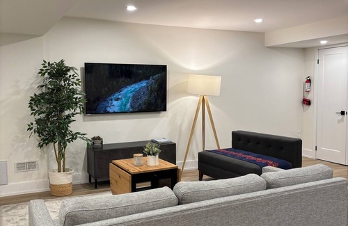 Halton Regional Municipality Apartamento | Cozy Basement Apartment in Milton. 1 Hour drive from Niagara falls and Toronto!