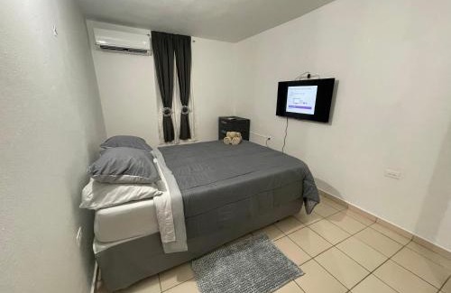 Levittown Apartamento | Cozy Basic Apartment in Levittown