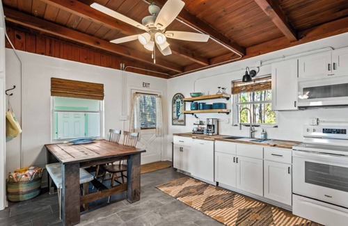 Panacea Casa | Cozy bayfront farmhouse!