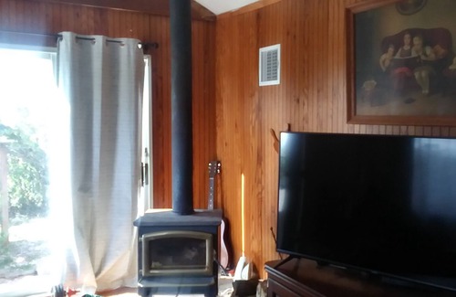 Mastic Beach Cabaña | Cozy Bayside cottage