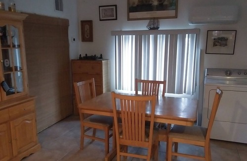 Mastic Beach Cabaña | Cozy Bayside cottage