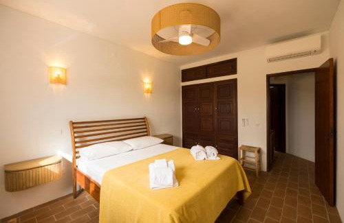 Vale de Covo Apartamento | Cozy Beach Apartment W/Sea View, Free Parking & AC