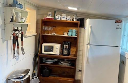 Sullivan's Island Cabaña | Cozy Beach Cottage - Walk to Beach & All Island Has to Offer