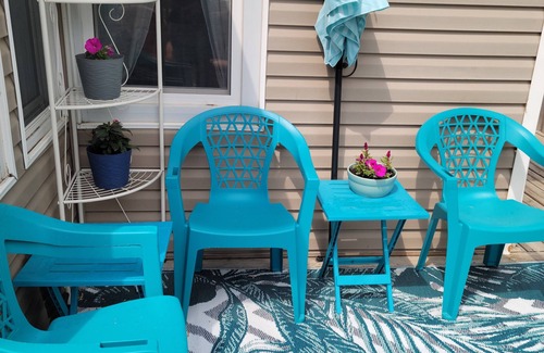 Winnipeg Beach Casa | Cozy beach cottage with fire pit and suitable for a family or romantic getaway!