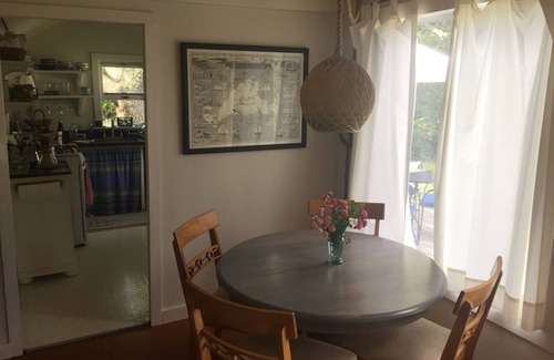 Oak Bluffs Cabaña | Cozy Beach Cottage