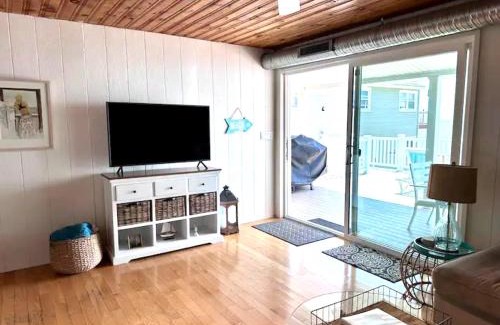 Momauguin Casa | Cozy Beach - Direct Waterfront!