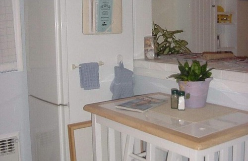 Long Beach Apartamento | Cozy Beach Getaway - 1000' from Ocean/Boardwalk; 6 blocks from LIRR