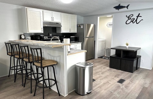Hampstead Casa | Cozy Beach Home w/ Fire Pit, Grill & Outdoor Swings—8 min from Surf City Pier!