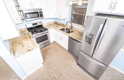 New Smyrna Beach Casa | Cozy beach house- sleeps six comfortably. 2 blocks from the beach & Flagler Ave.