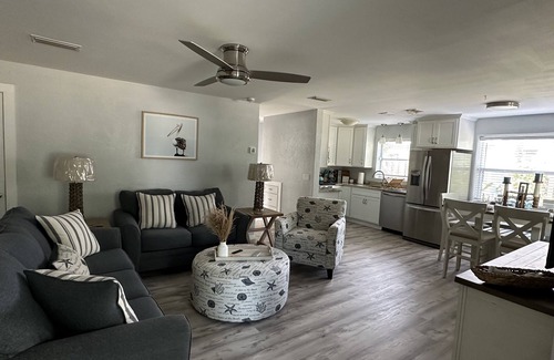 New Smyrna Beach Casa | Cozy beach house- sleeps six comfortably. 2 blocks from the beach & Flagler Ave.