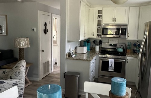 New Smyrna Beach Casa | Cozy beach house- sleeps six comfortably. 2 blocks from the beach & Flagler Ave.