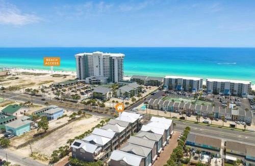 Crescent Beach Casa | Cozy Beach House (4 min walk) w/Pool + Fast WiFi