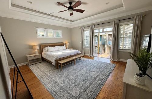 Crescent Beach Casa | Cozy Beach House (4 min walk) w/Pool + Fast WiFi