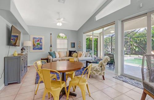 Naples Park Casa | Cozy Beach House - 5 minutes from Vanderbilt Beach