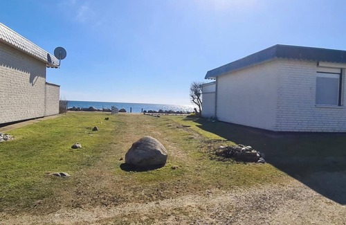 Staberdorf Casa | Cozy beach house with sea view, directly on the beach