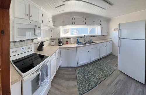 Poulsbo Cabaña | Cozy Beach Retreat-Hood Canal & Olympic Mountain Views