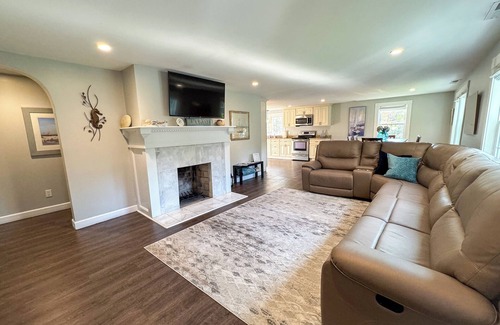 Niantic Casa | Cozy beach retreat in Niantic's Black Point Beach