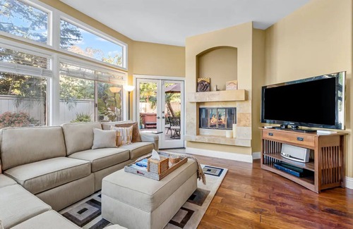 La Jolla Mesa Casa | Cozy Beach Retreat - La Jolla, CA